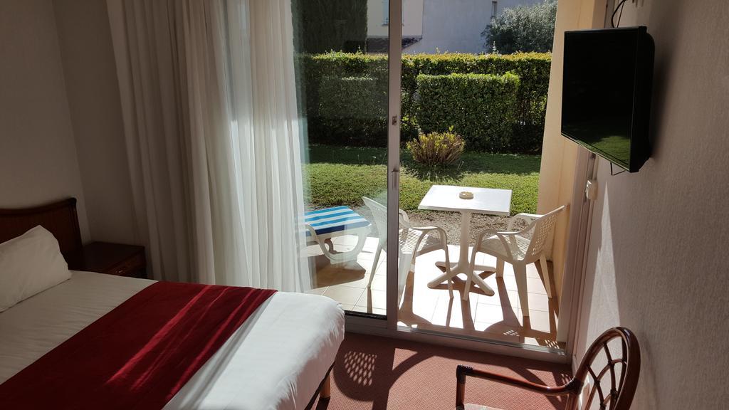 Hotel Le Galoubet Villeneuve-Loubet Exterior foto