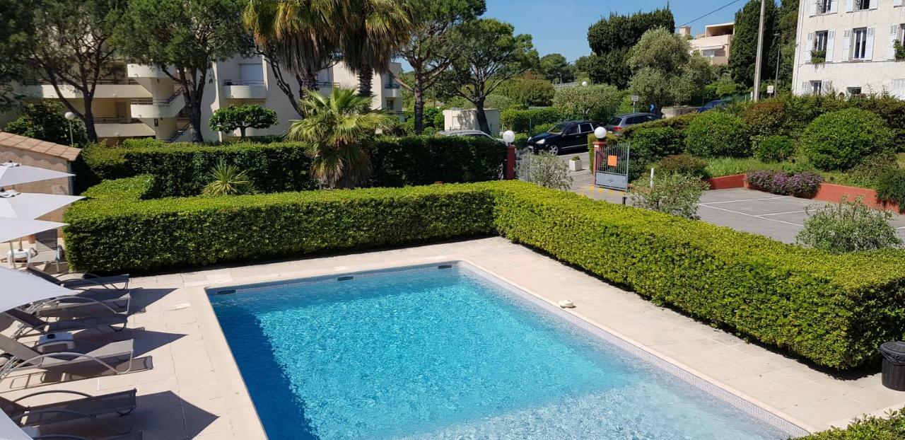 Hotel Le Galoubet Villeneuve-Loubet Exterior foto