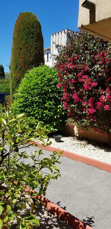 Hotel Le Galoubet Villeneuve-Loubet Exterior foto