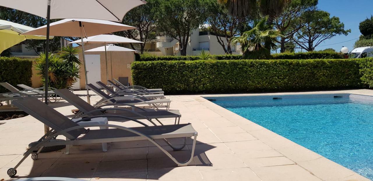 Hotel Le Galoubet Villeneuve-Loubet Exterior foto