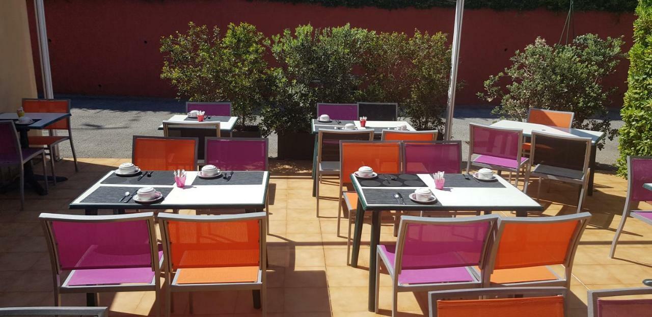 Hotel Le Galoubet Villeneuve-Loubet Exterior foto