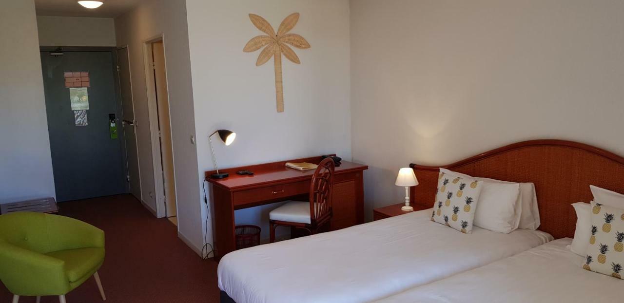 Hotel Le Galoubet Villeneuve-Loubet Exterior foto